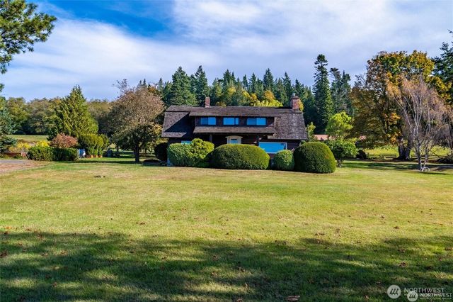 2395 W Shore Drive, Lummi Island, WA 98262