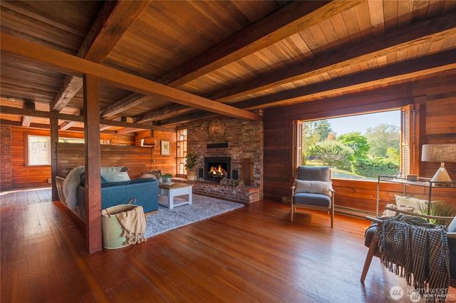 2395 W Shore Drive, Lummi Island, WA 98262