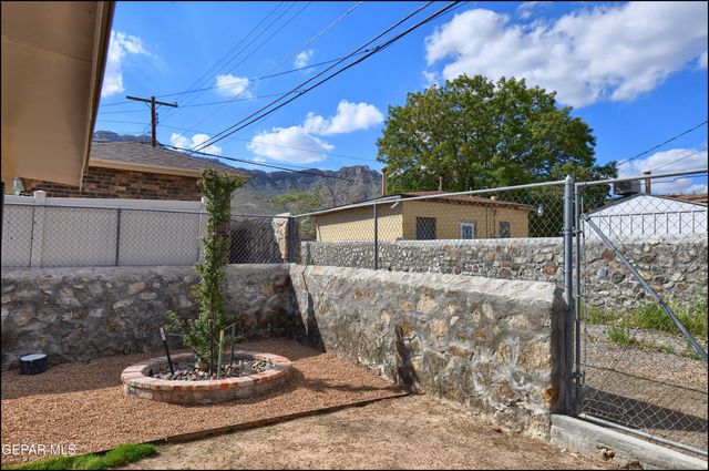 2603 MCKINLEY Avenue, El Paso, TX 79930