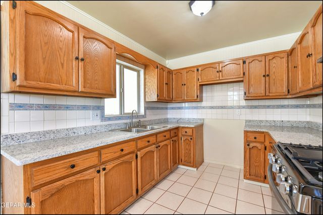 2603 MCKINLEY Avenue, El Paso, TX 79930
