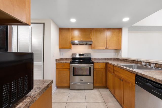 9066 W Atlantic Boulevard 434, Coral Springs, FL 33071