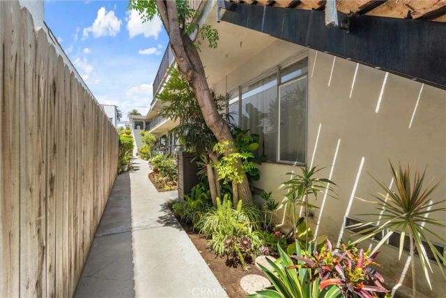1227 E 1st Street 2C, Long Beach, CA 90802