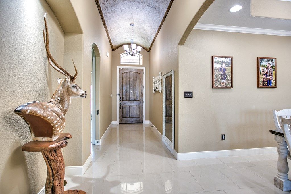 Image 11 of property listing at 3901 Margaret Lane, San Angelo, TX 76904