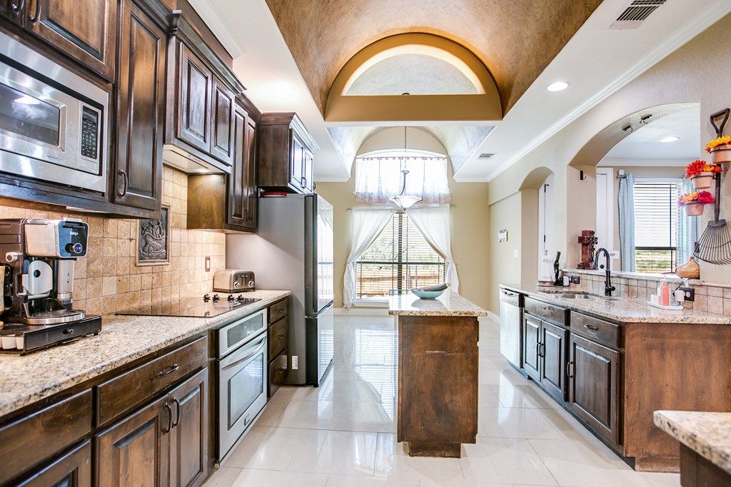 Image 16 of property listing at 3901 Margaret Lane, San Angelo, TX 76904
