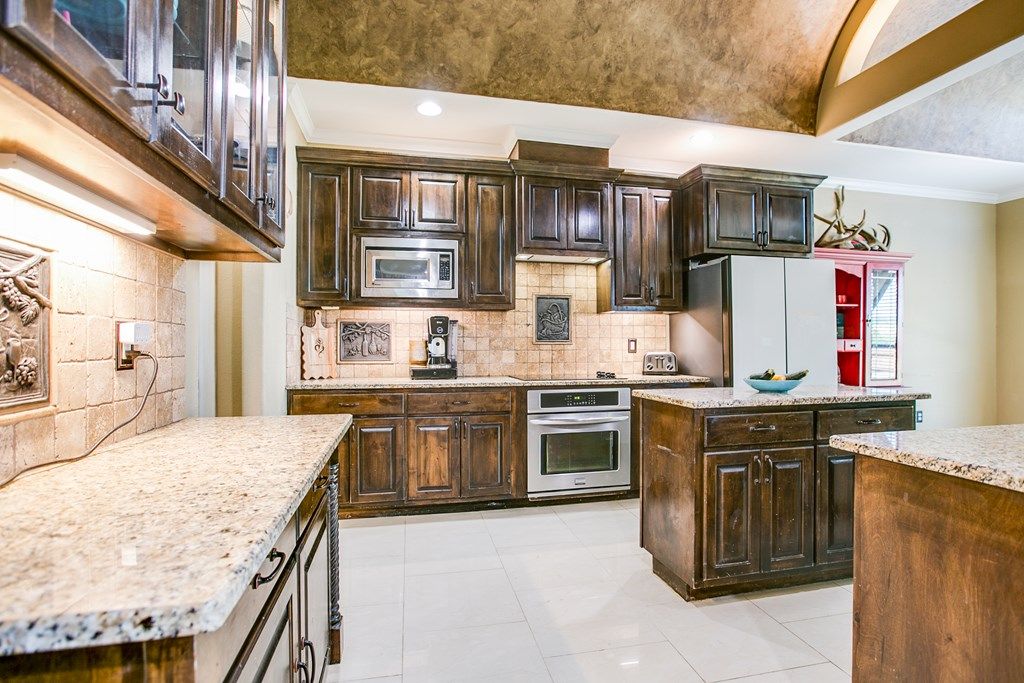 Image 3 of property listing at 3901 Margaret Lane, San Angelo, TX 76904