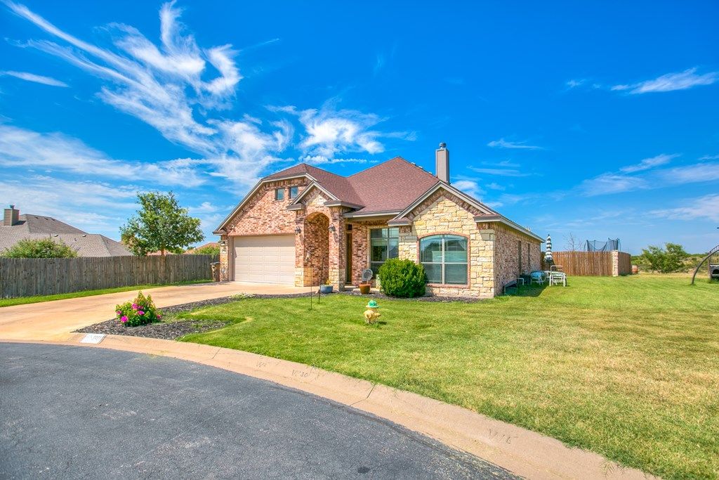 Image 9 of property listing at 3901 Margaret Lane, San Angelo, TX 76904