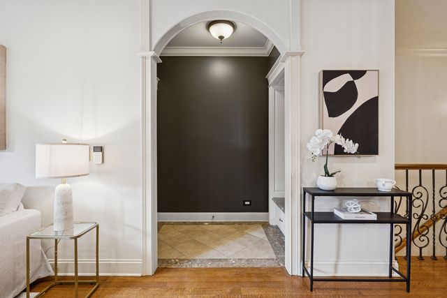 6121 N Winthrop Avenue 1S, Chicago, IL 60660