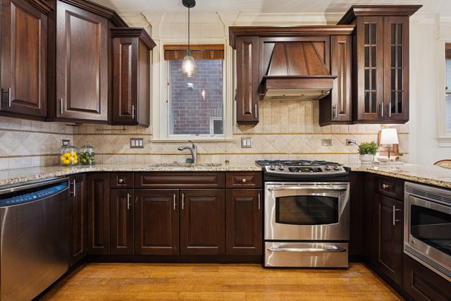 6121 N Winthrop Avenue 1S, Chicago, IL 60660