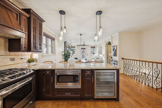 6121 N Winthrop Avenue 1S, Chicago, IL 60660