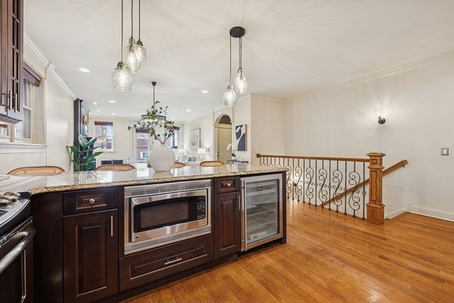 6121 N Winthrop Avenue 1S, Chicago, IL 60660