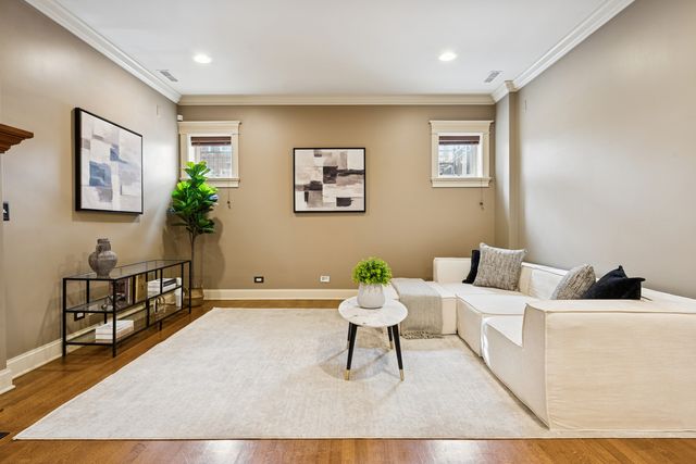 6121 N Winthrop Avenue 1S, Chicago, IL 60660