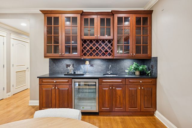 6121 N Winthrop Avenue 1S, Chicago, IL 60660