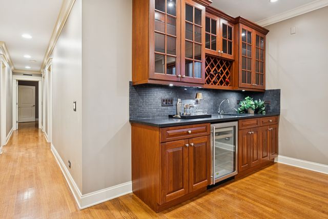 6121 N Winthrop Avenue 1S, Chicago, IL 60660