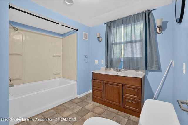 1219 Moores River Drive, Lansing, MI 48910
