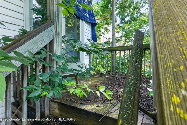 1219 Moores River Drive, Lansing, MI 48910