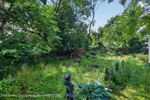 1219 Moores River Drive, Lansing, MI 48910