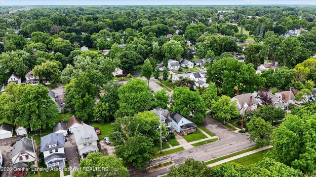 1219 Moores River Drive, Lansing, MI 48910