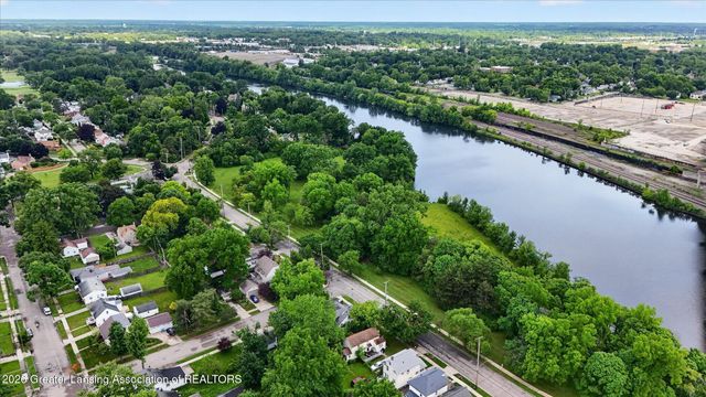 1219 Moores River Drive, Lansing, MI 48910