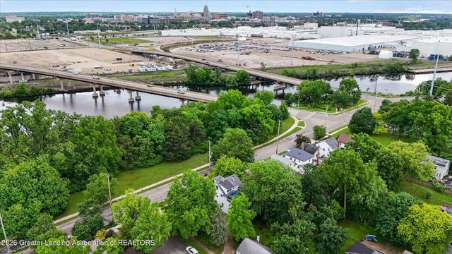 1219 Moores River Drive, Lansing, MI 48910