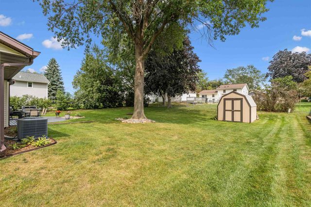 114 Parkgate Road, Cedar Falls, IA 50613