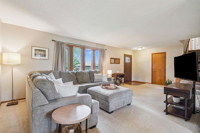 114 Parkgate Road, Cedar Falls, IA 50613