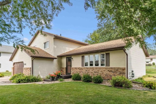 114 Parkgate Road, Cedar Falls, IA 50613