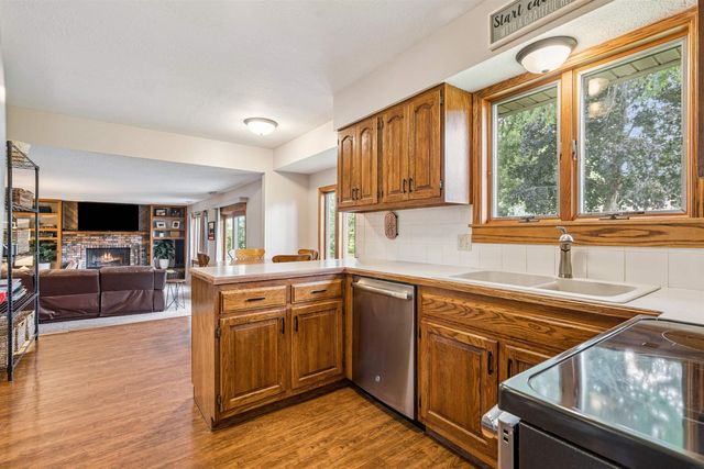 114 Parkgate Road, Cedar Falls, IA 50613