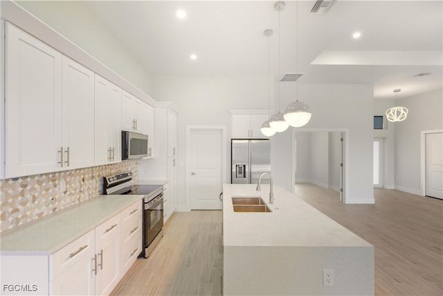 707 McKinley AVE, Lehigh Acres, FL 33972