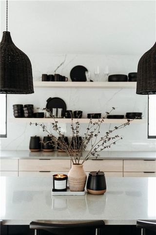 5500 Mission Road, Fairway, KS 66205