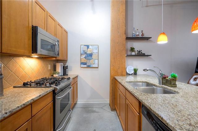 712 Broadway Boulevard 304, Kansas City, MO 64105