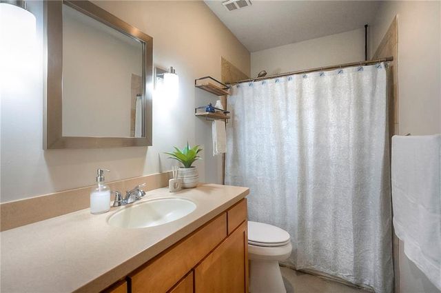 712 Broadway Boulevard 304, Kansas City, MO 64105