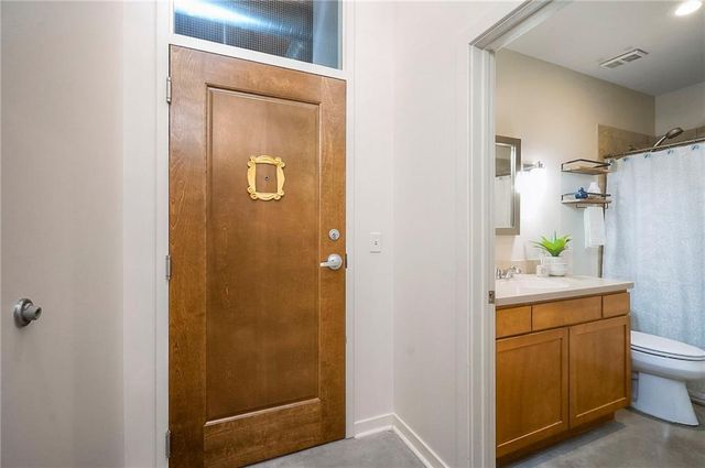 712 Broadway Boulevard 304, Kansas City, MO 64105