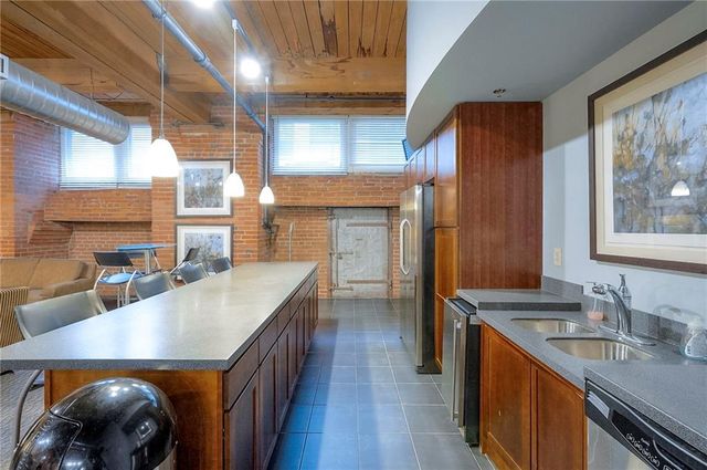 712 Broadway Boulevard 304, Kansas City, MO 64105