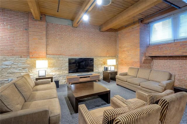 712 Broadway Boulevard 304, Kansas City, MO 64105