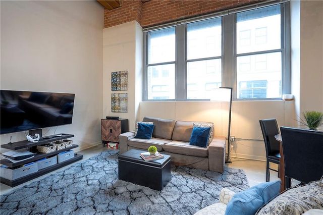 712 Broadway Boulevard 304, Kansas City, MO 64105