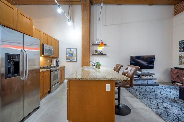 712 Broadway Boulevard 304, Kansas City, MO 64105