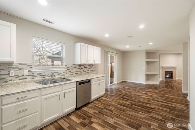 8213 209th Avenue Ct E, Bonney Lake, WA 98391