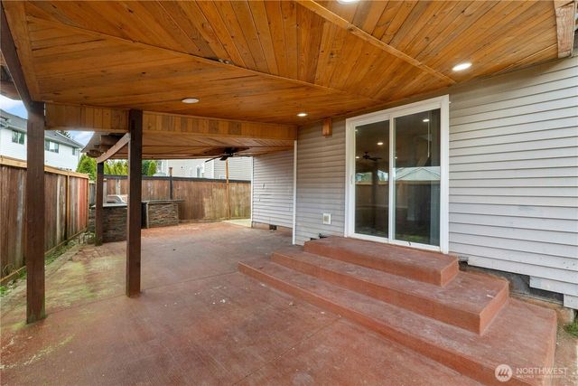 8213 209th Avenue Ct E, Bonney Lake, WA 98391