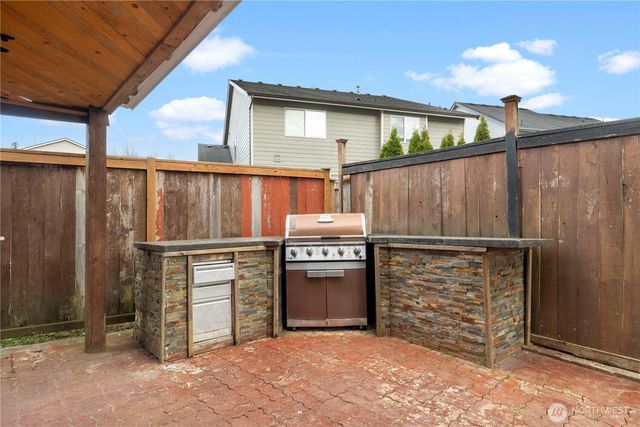 8213 209th Avenue Ct E, Bonney Lake, WA 98391