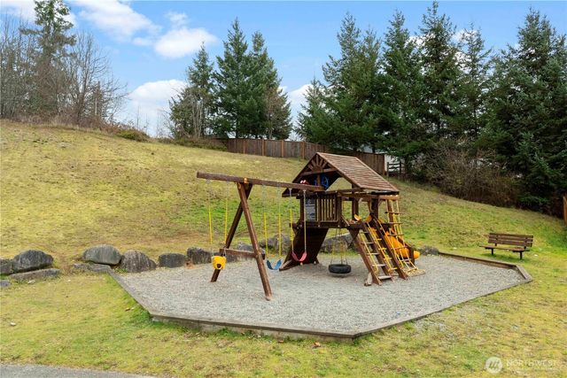 8213 209th Avenue Ct E, Bonney Lake, WA 98391