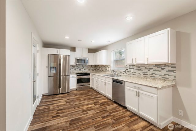 8213 209th Avenue Ct E, Bonney Lake, WA 98391