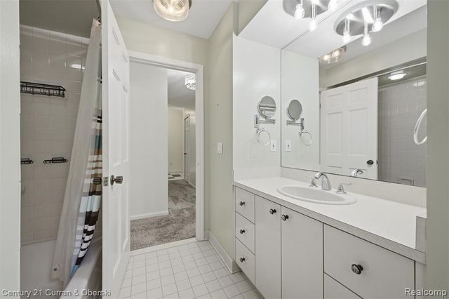 35903 Howard Road, Farmington, MI 48331