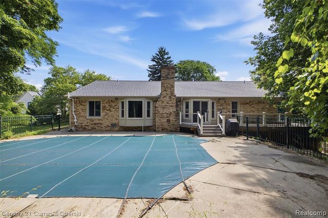 35903 Howard Road, Farmington, MI 48331