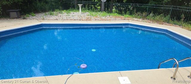 35903 Howard Road, Farmington, MI 48331