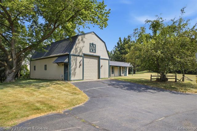 35903 Howard Road, Farmington, MI 48331
