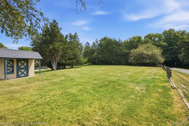 35903 Howard Road, Farmington, MI 48331