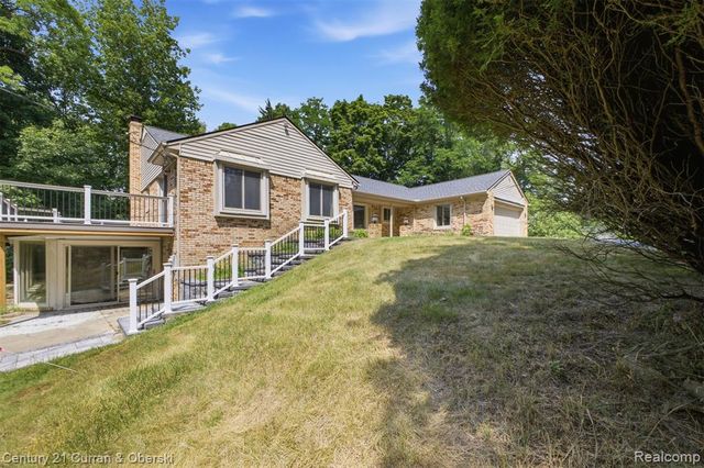 35903 Howard Road, Farmington, MI 48331