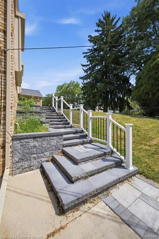35903 Howard Road, Farmington, MI 48331
