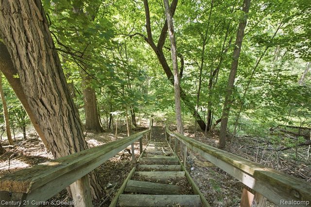 35903 Howard Road, Farmington, MI 48331