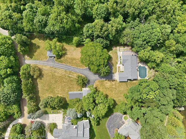 35903 Howard Road, Farmington, MI 48331